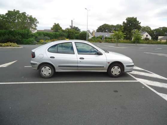 voiture RENAULT MEGANE 1.6L RTE
