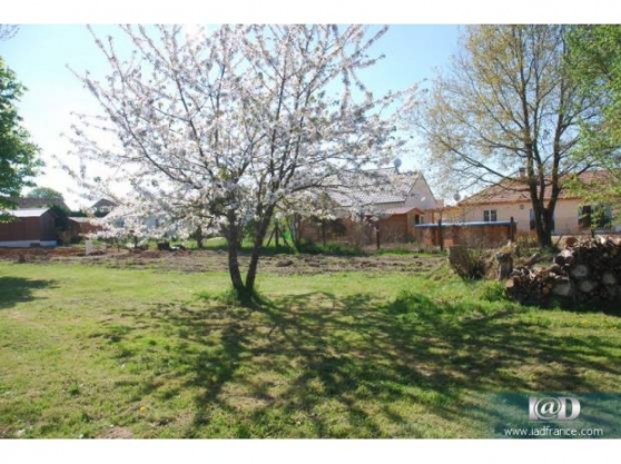 Terrain constructible viabilisé 938 m²