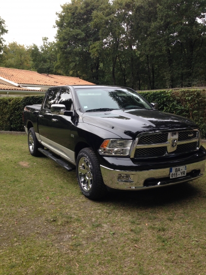 dodge ram 1500 5.7 V8 hemi laramie