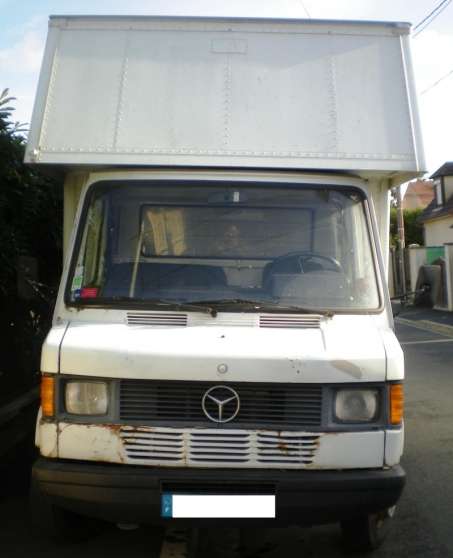 CAMION MERCEDES 409D 3,5T