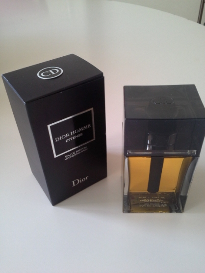 Annonce occasion, vente ou achat 'Eau de parfum Christian D. Homme Intense'