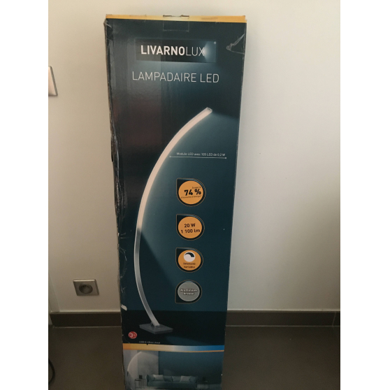 Annonce occasion, vente ou achat 'Lampadaire LED neuf dans emballage en ac'
