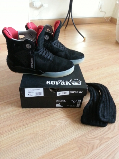 Annonce occasion, vente ou achat 'Skytop IV Black Grey Red'