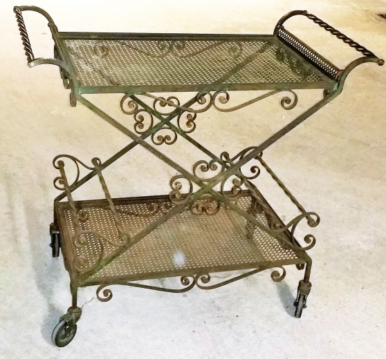 Annonce occasion, vente ou achat 'Table roulante ancienne en fer forg'