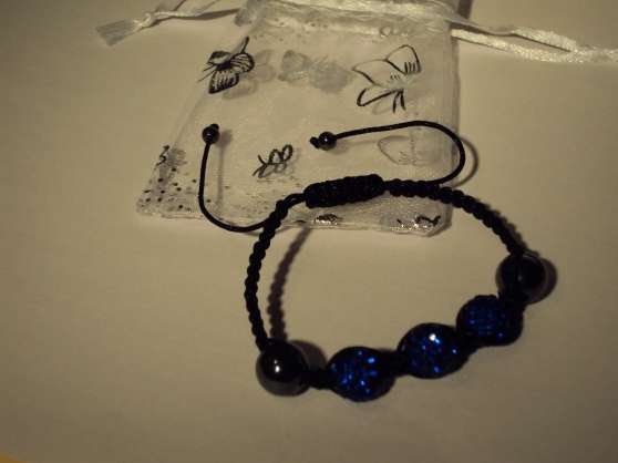 Annonce occasion, vente ou achat 'bracelet shamballa bleu marine [NEUF]'