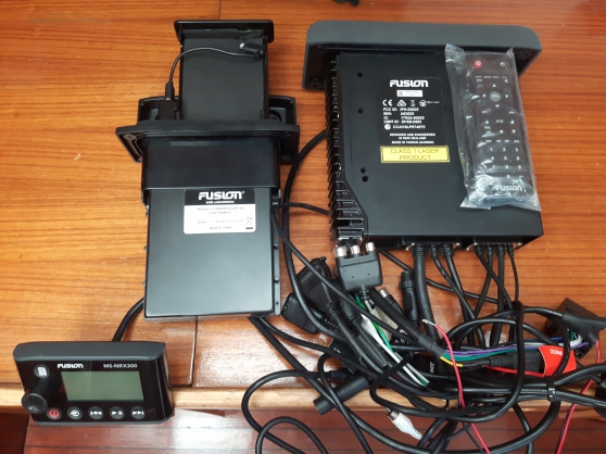 Radio FUSION Lazer MS-AV750 Set complet/