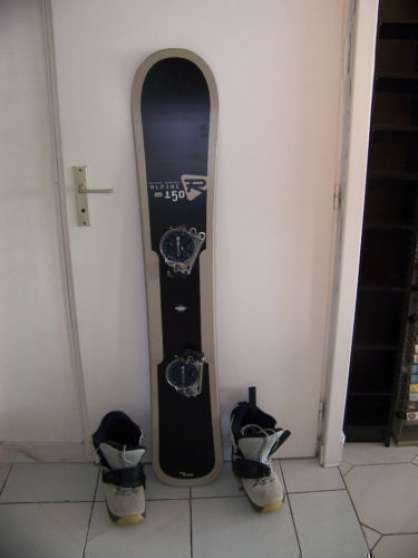 Annonce occasion, vente ou achat 'SNOW BOARD + FIXATIONS+CHAUSSURES'