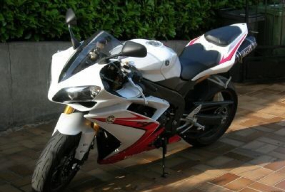 Annonce occasion, vente ou achat 'Jolie Moto Yamaha R1'