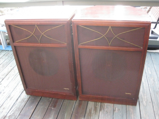 2 Jensen TP-200 cabinet with G610A and o
