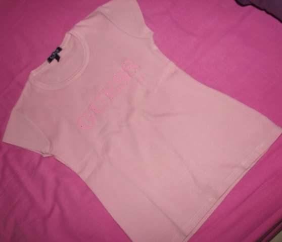 Annonce occasion, vente ou achat 'Tee shirt Guess rose'