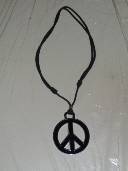 Annonce occasion, vente ou achat 'Collier Peace and love'