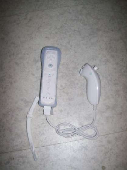 Annonce occasion, vente ou achat 'Mannettes WII wiimote + nunchuk NEUF'