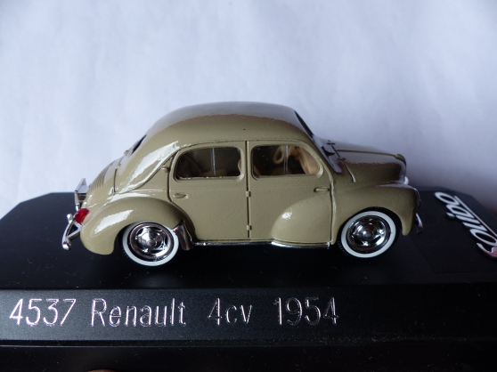 Annonce occasion, vente ou achat '2 miniatures SOLIDO RENAULT-PANHARD 1/43'