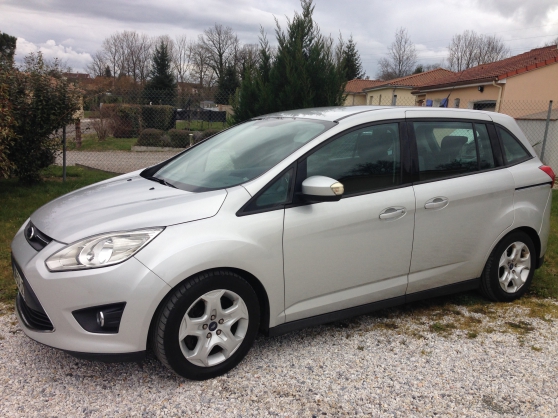 Annonce occasion, vente ou achat 'VENDS BEAU FORD GRAND CMAX 5 7 PLACES'