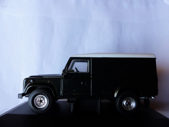 Annonce occasion, vente ou achat 'LAND ROVER DEFENDER 110 VANGUARDS 1/43'
