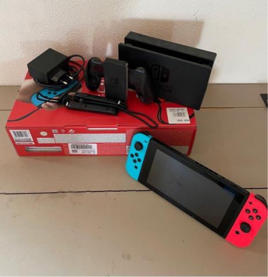 Annonce occasion, vente ou achat 'Nintendo Switch V2 lot avec 5jeux'