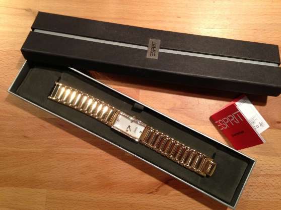 Annonce occasion, vente ou achat 'montre de femme ESPRIT acier dor neuve'