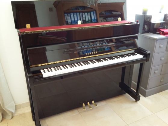 Annonce occasion, vente ou achat 'Piano Yamaha noir laqu B2'