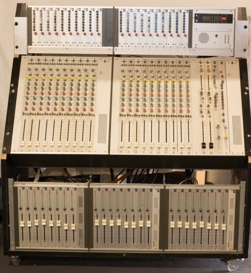 Console de mixage EMT Analog
