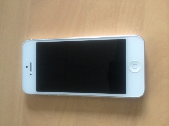 Annonce occasion, vente ou achat 'Iphone 5 blanc en parfait tat!'
