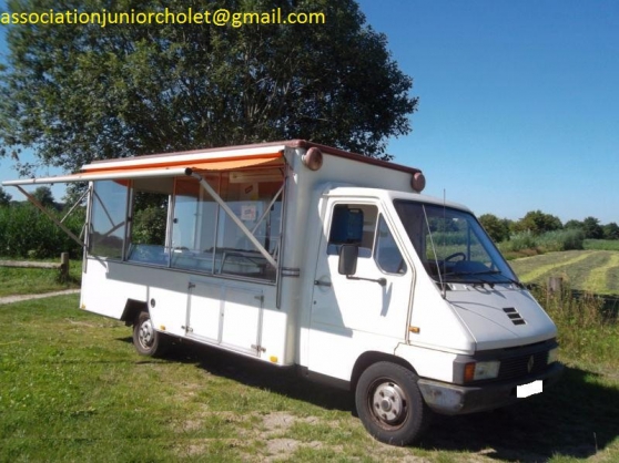 Annonce occasion, vente ou achat 'Camion pizza Renault Master'