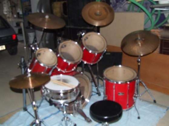 Annonce occasion, vente ou achat 'batterie pearl export series rouge 6futs'