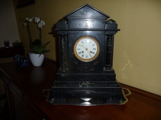 Horloge ancienne de cheminée