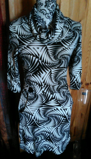 Annonce occasion, vente ou achat 'Robe M arque Hippyssidy Taille 36 Neuf'