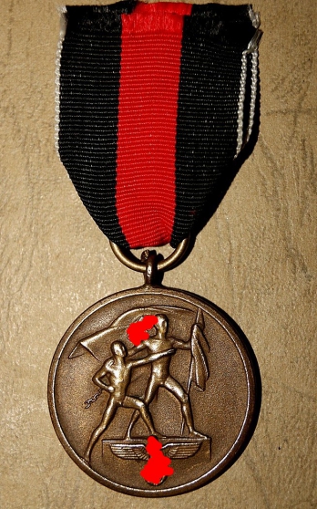 Annonce occasion, vente ou achat 'MEDAILLE  ANSCHLUSSMEDAILLE  DE WWII'