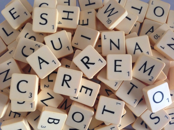 SCRABBLE LETTRES NOIRES COMPLET OU NON