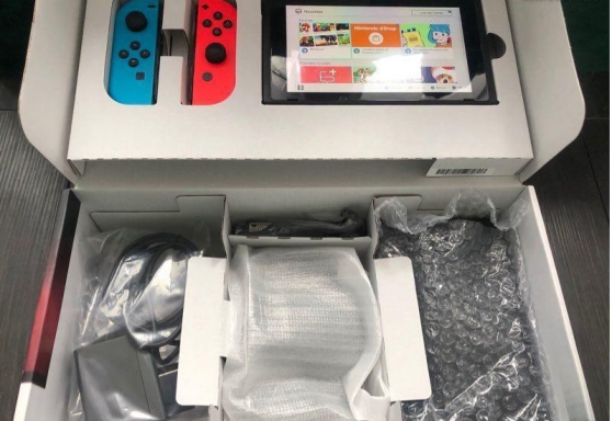 Console Nintendo Switch super état neuf - Photo 1
