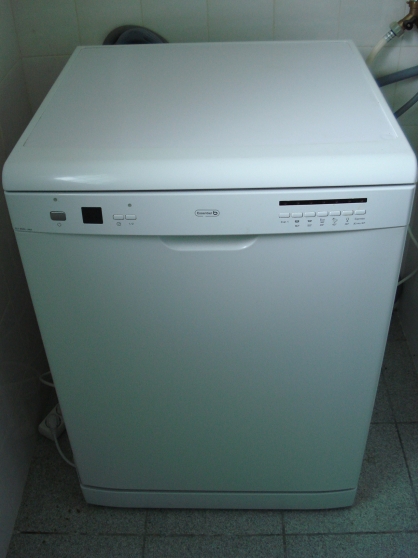 Annonce occasion, vente ou achat 'Lave-vaisselle Essentiel B 425b de 2010'
