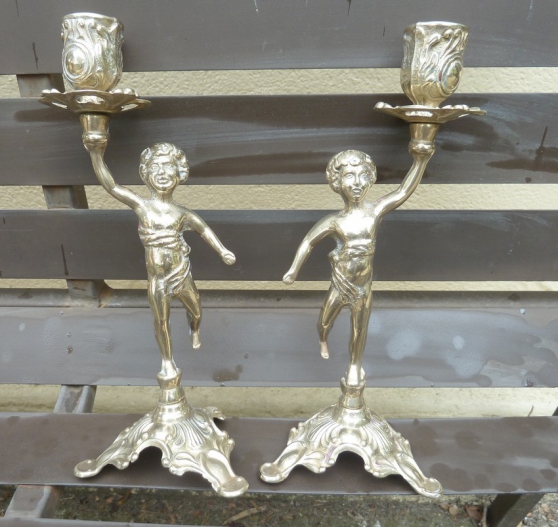 Paire bougeoirs bronze 2 cherubins
