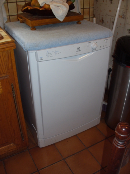 Annonce occasion, vente ou achat 'Lave vaisselle Indesit AAA DFG 054B'