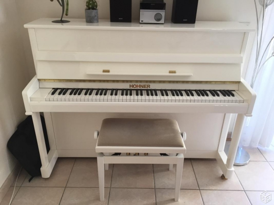 Annonce occasion, vente ou achat 'Piano droit HONHER Blanc vernis avec tab'