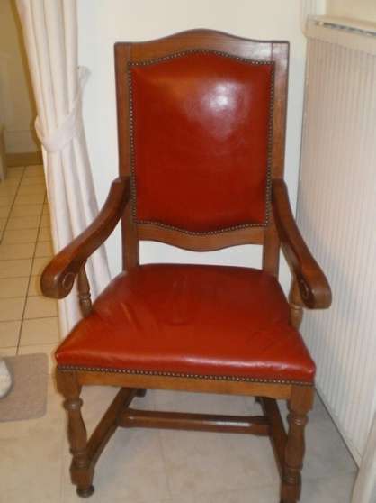 Annonce occasion, vente ou achat '2 fauteuils bois ef cuir rouge'