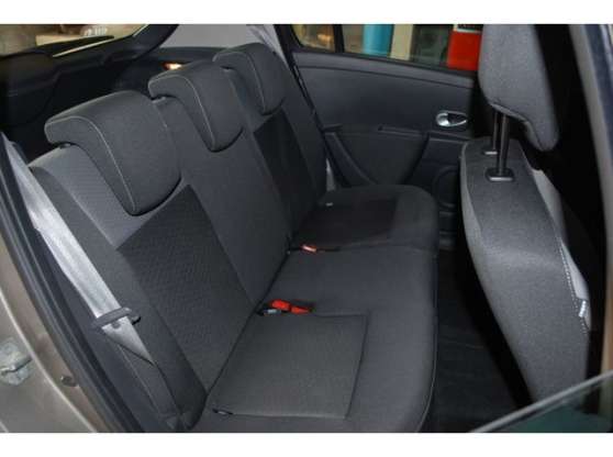 A Donner Renault Clio Iii 2 1 5 Dci 90 Marche Fr