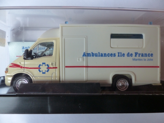 Annonce occasion, vente ou achat 'RENEAULT MASTER ambulance VEREM 1/43me'