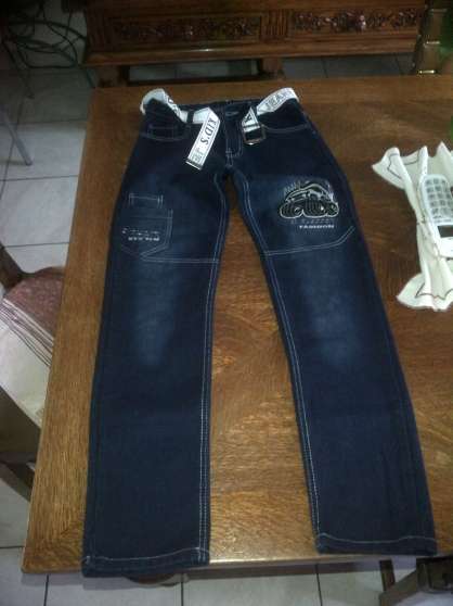Annonce occasion, vente ou achat 'jeans garon taille 14 ans avec ceinture'