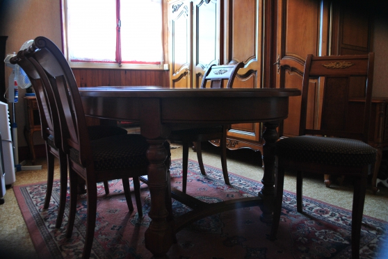 vends table et chaises - Photo 3