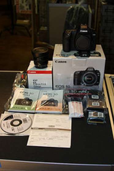 Annonce occasion, vente ou achat 'Canon EOS 5D Mark II with Lens Met Warra'