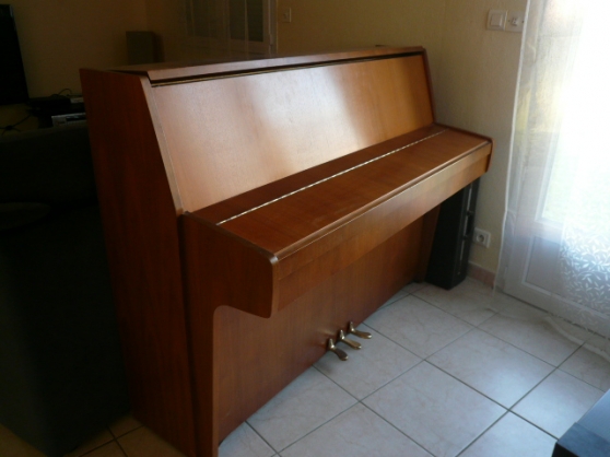 PIANO KAWAI CE7
