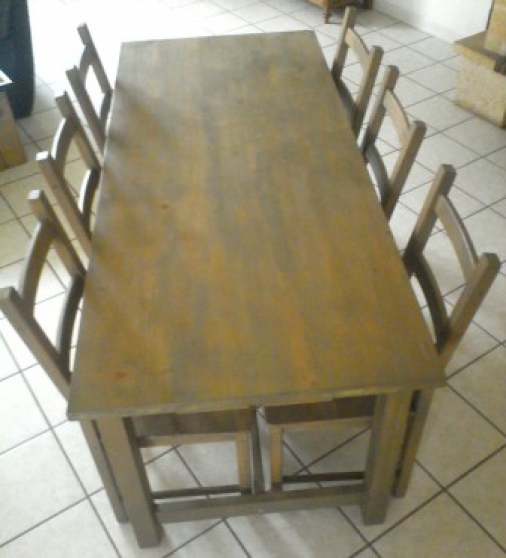 Table & 6 chaises en bois