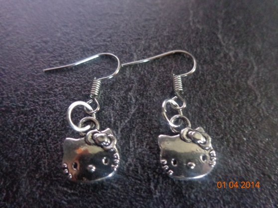 Annonce occasion, vente ou achat 'Boucle d\'oreille Hllo kitty'