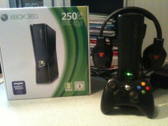 Je vends cette console Xbox 360 slim
