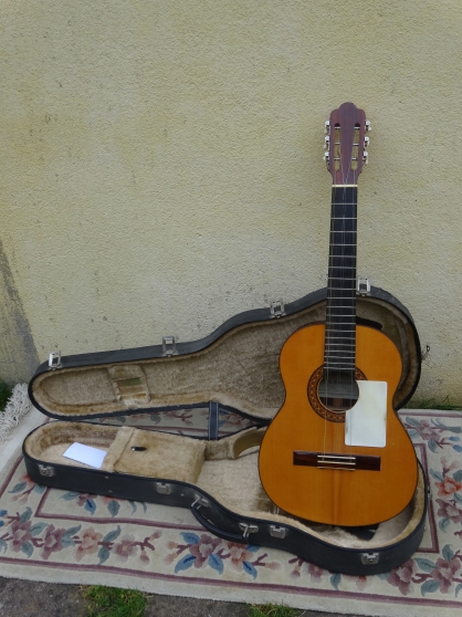 Annonce occasion, vente ou achat 'TRES CUBANO guitare 3/4 Contreras'