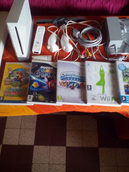 Annonce occasion, vente ou achat 'Wii blanche  voir!!!'