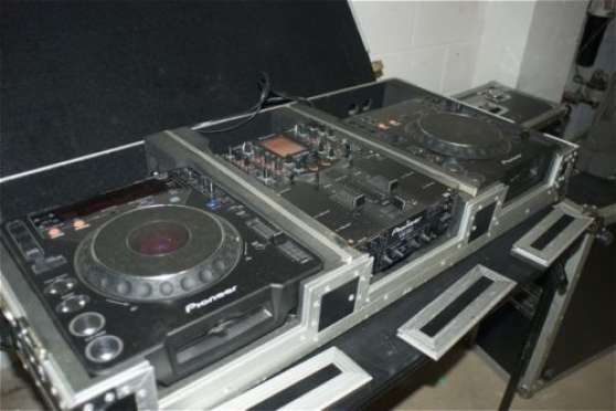 Annonce occasion, vente ou achat '2 Pioneer CDJ 1000-Pioneer DJM 909 Mixer'
