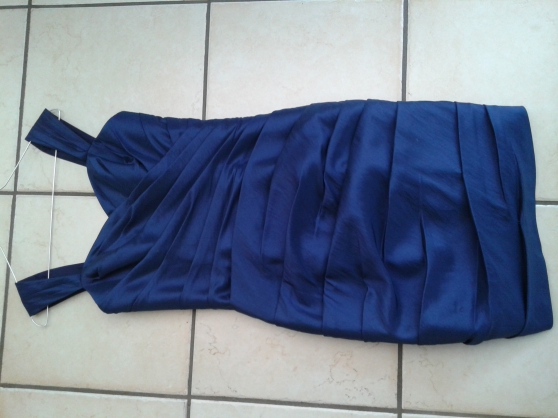 Annonce occasion, vente ou achat 'TRES BELLE ROBE'