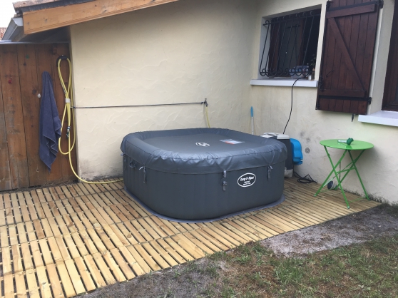 Annonce occasion, vente ou achat 'Spa gonflable HydroJet 4/6 places'